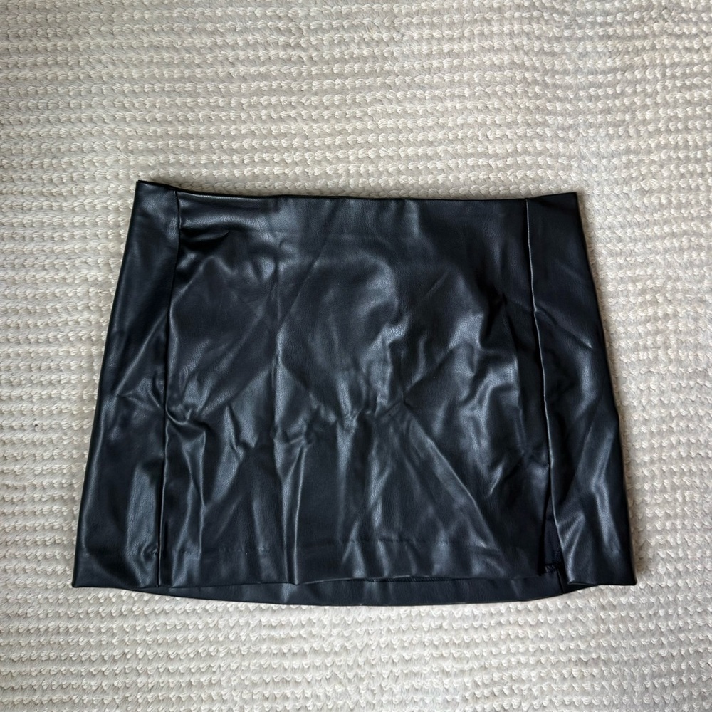 H&M black leather like mini skirt